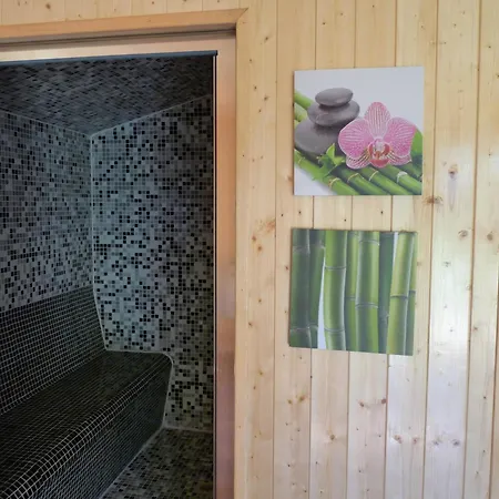 Manoir Des Chanterelles Bed & Breakfast