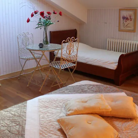 Manoir Des Chanterelles Bed & Breakfast 4*