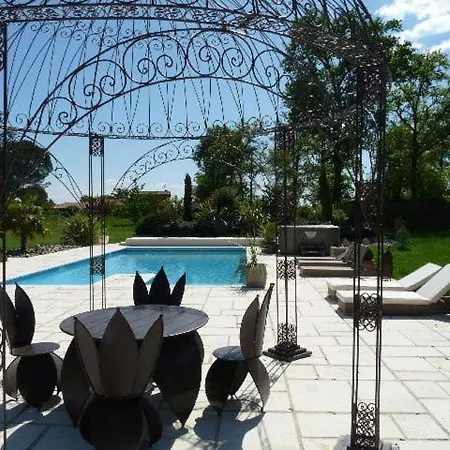 Manoir Des Chanterelles Bed & Breakfast