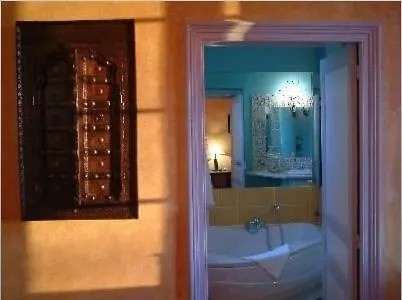 Manoir Des Chanterelles Bed & Breakfast