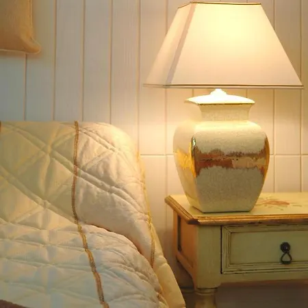 Manoir Des Chanterelles Bed & Breakfast